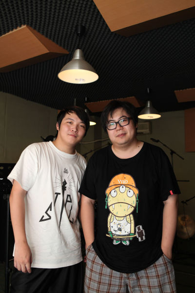  录音结束后 寿君超和吴梦奇老师合影 